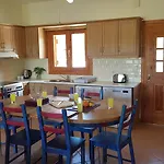 Villa Selene, Mountain Views, No Stairs, 2 Km From Beach