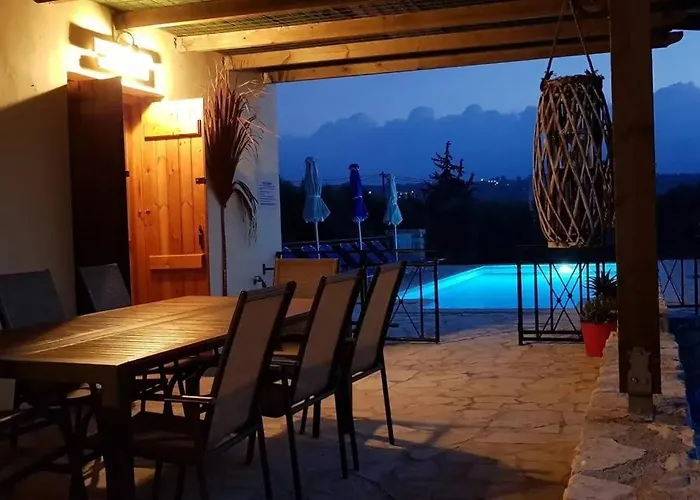 Villa Selene, Mountain Views, No Stairs, 2 Km From Beach