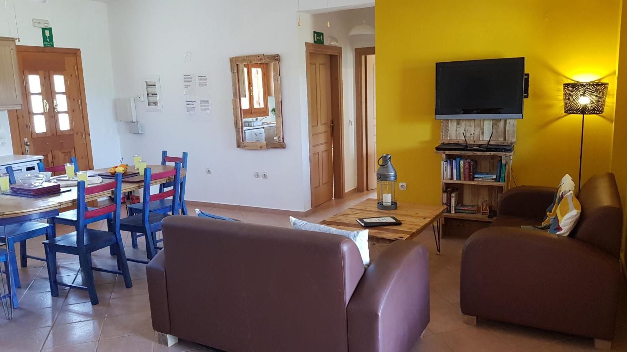 Villa Selene, Mountain Views, No Stairs, 2 Km From