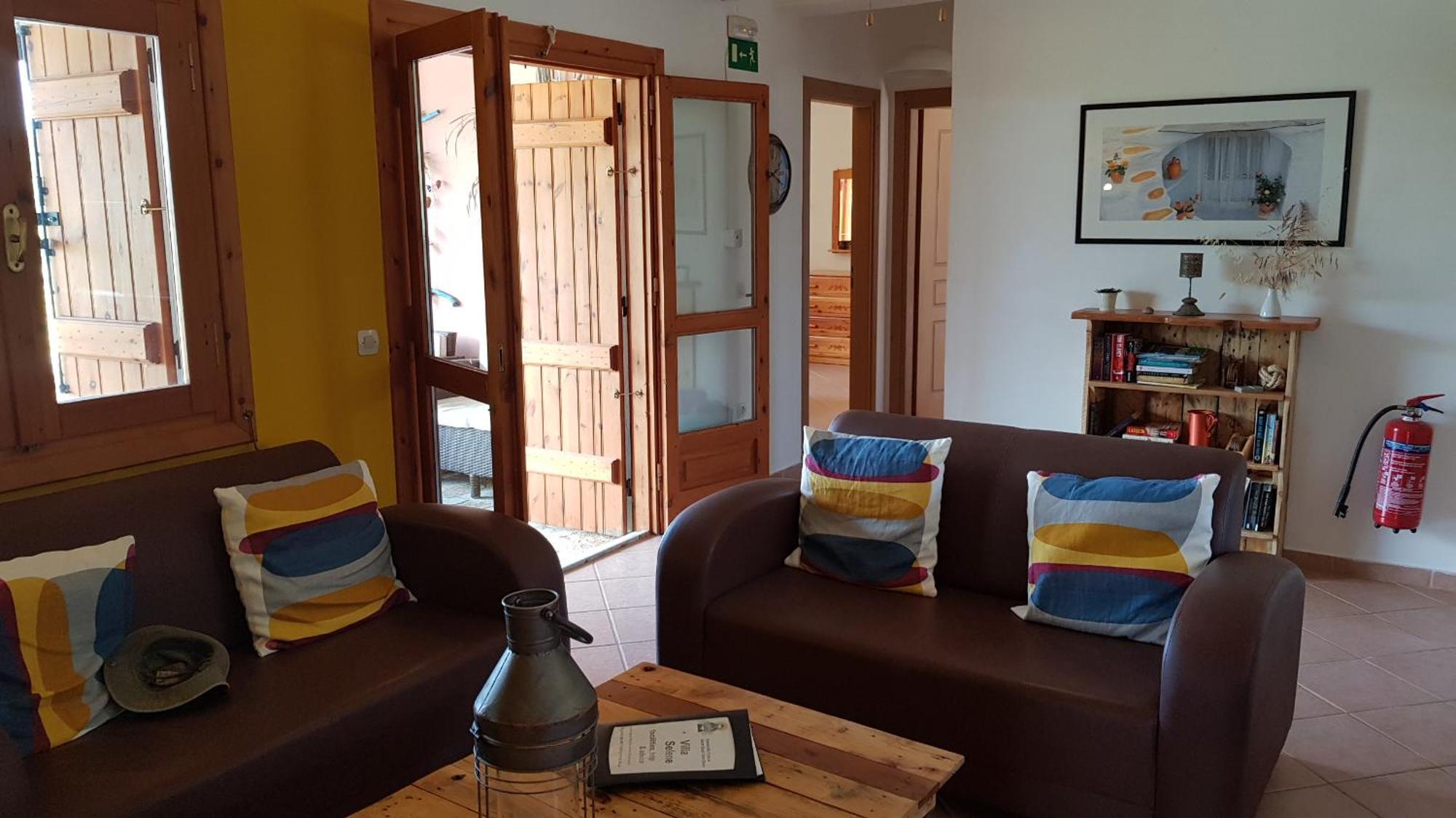 Selene, Mountain Views, No Stairs, 2 Km From Chania (Crete)